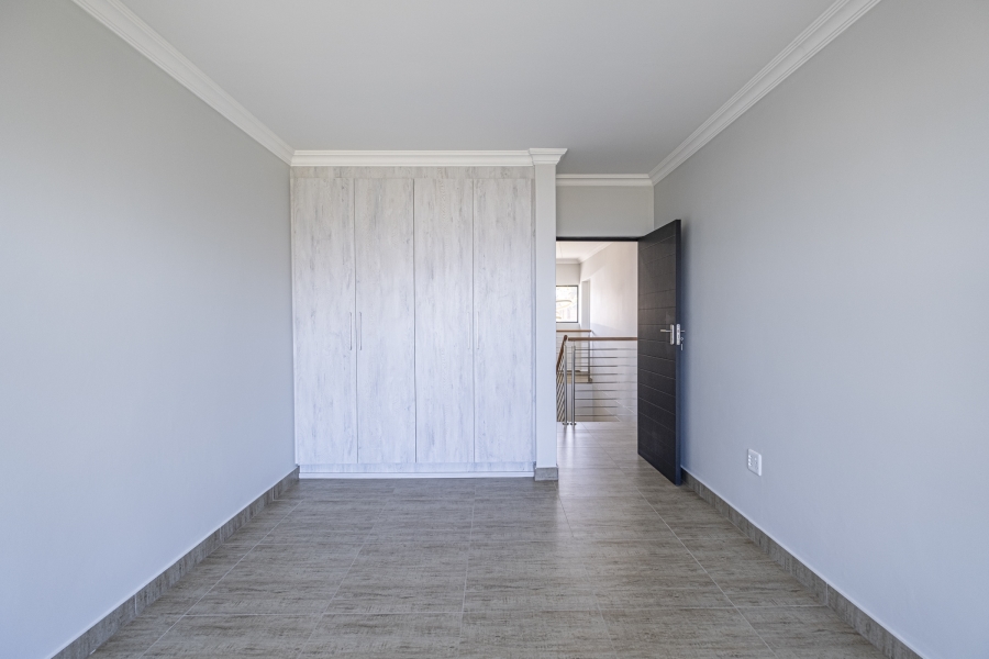 4 Bedroom Property for Sale in Wavecrest Eastern Cape